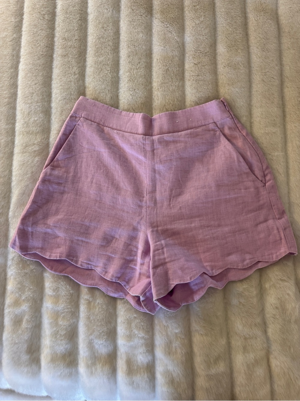 Abercrombie & Fitch Premium Linen Scallop-Hem Tailored Shorts